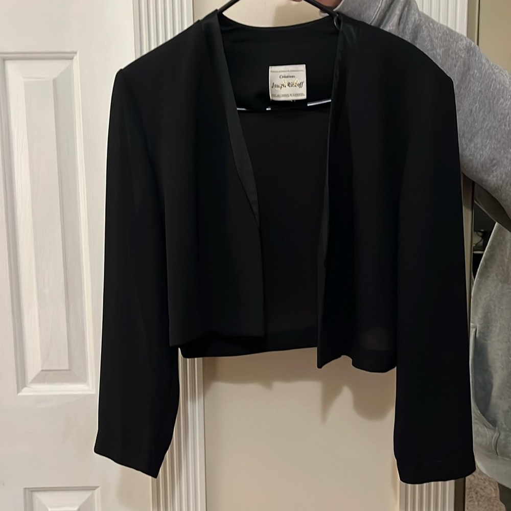 Joseph Rakoff woman’s black top, no buttons polyester size large